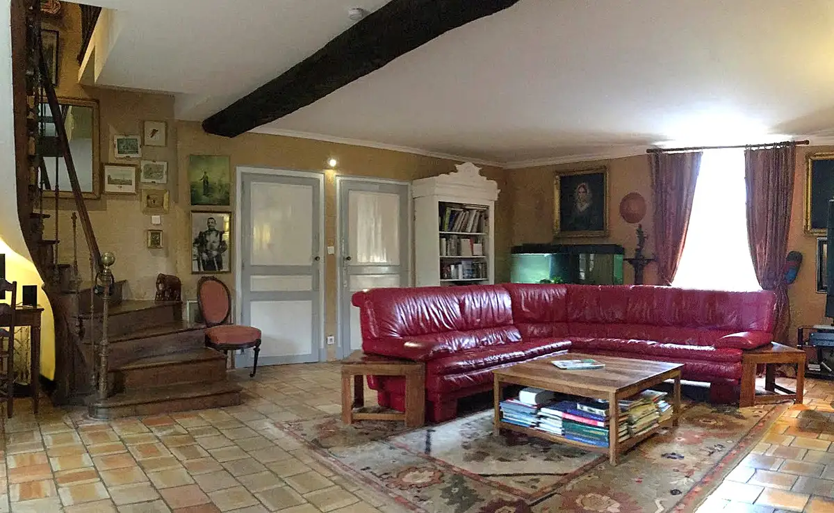 Le salon chaleureux de la maison de Terre Neuve